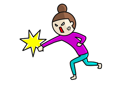 パンチを繰り出す女性